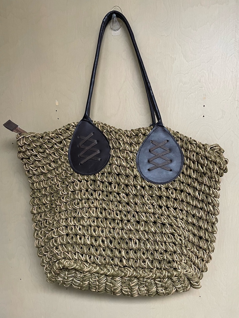 Raffia Tote Leather Handles Fabric Lined Zipper Closure Boho Bag Green & Tan